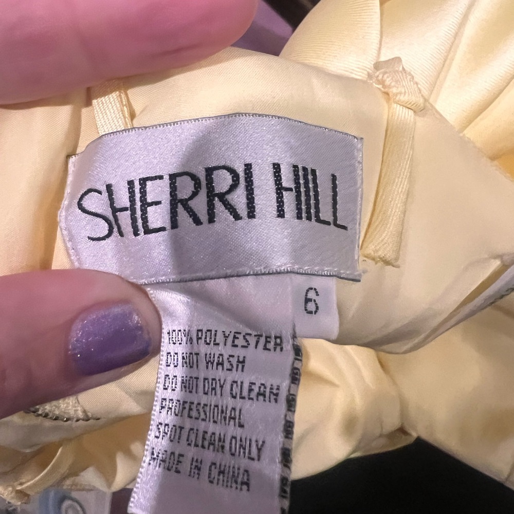 Beautiful Sherri Hill Yellow Satin Dress - Picture 2 of 9
